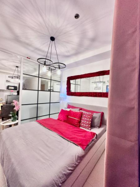 Aesthetic One Bedroom Beside SM w Pool, Wifi and Netflix